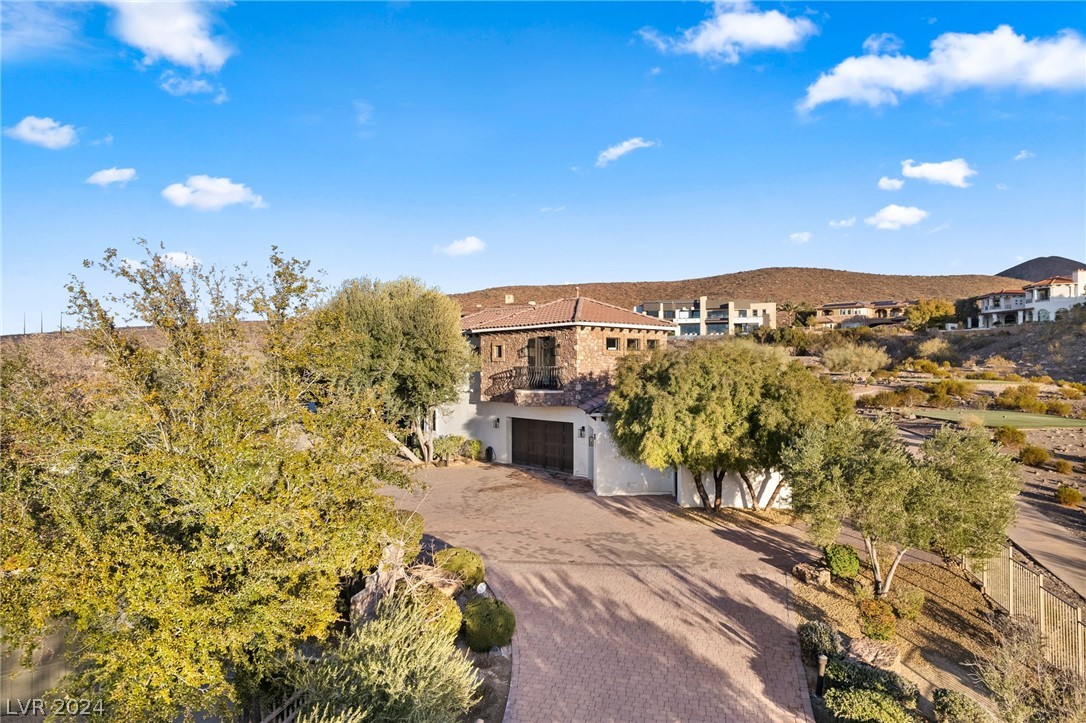 16 Paradise Valley Court