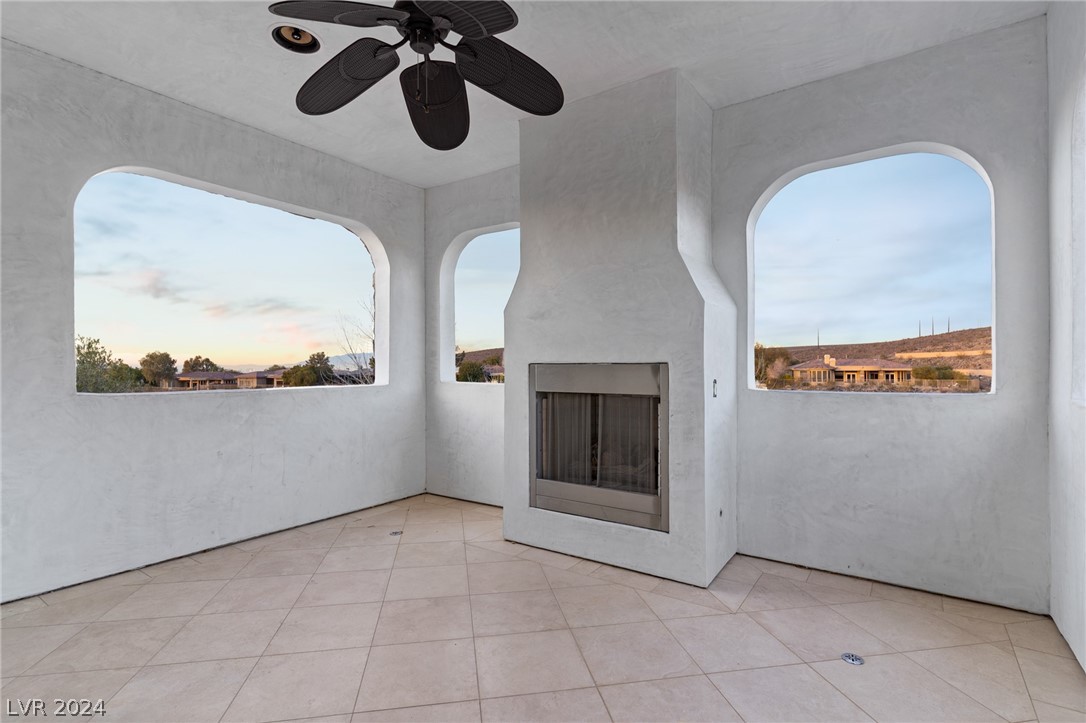 16 Paradise Valley Court