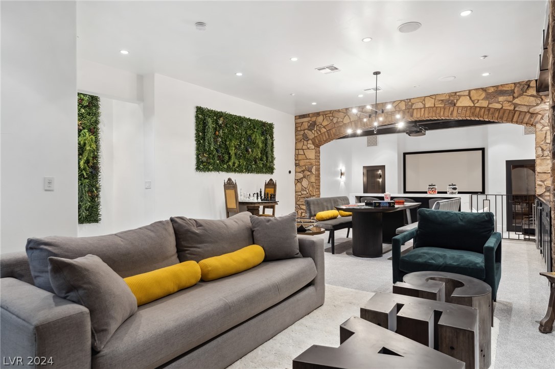 16 Paradise Valley Court