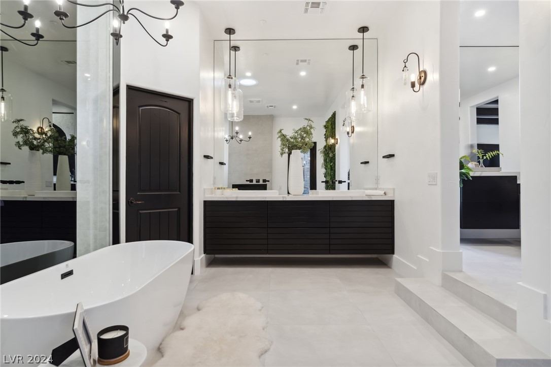16 Paradise Valley Court
