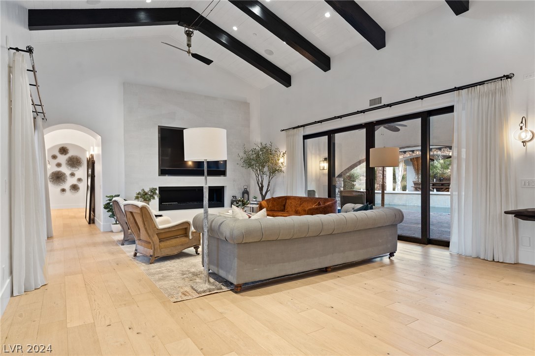 16 Paradise Valley Court