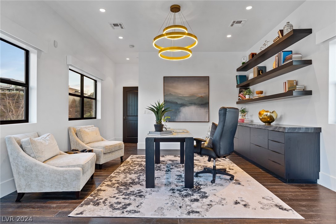 16 Paradise Valley Court