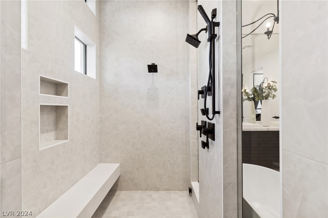 16 Paradise Valley Court
