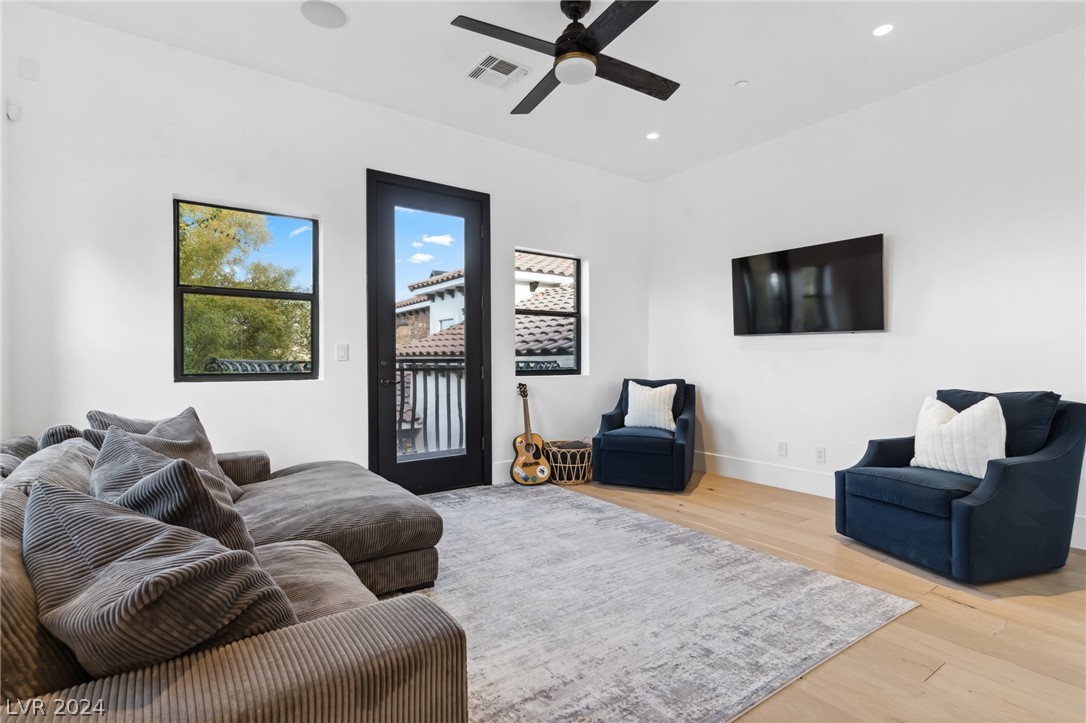 16 Paradise Valley Court