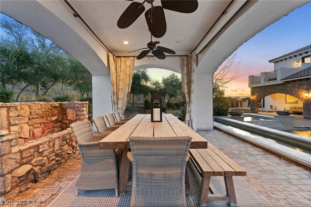 16 Paradise Valley Court
