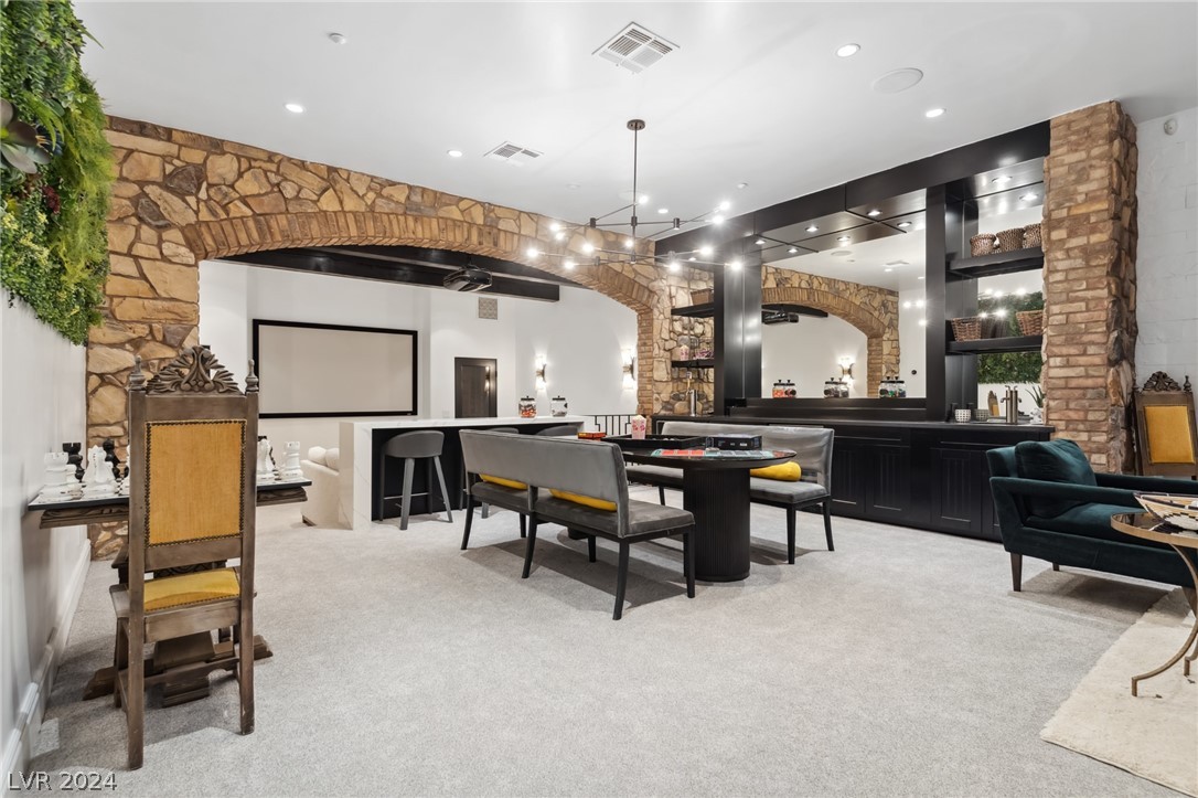 16 Paradise Valley Court