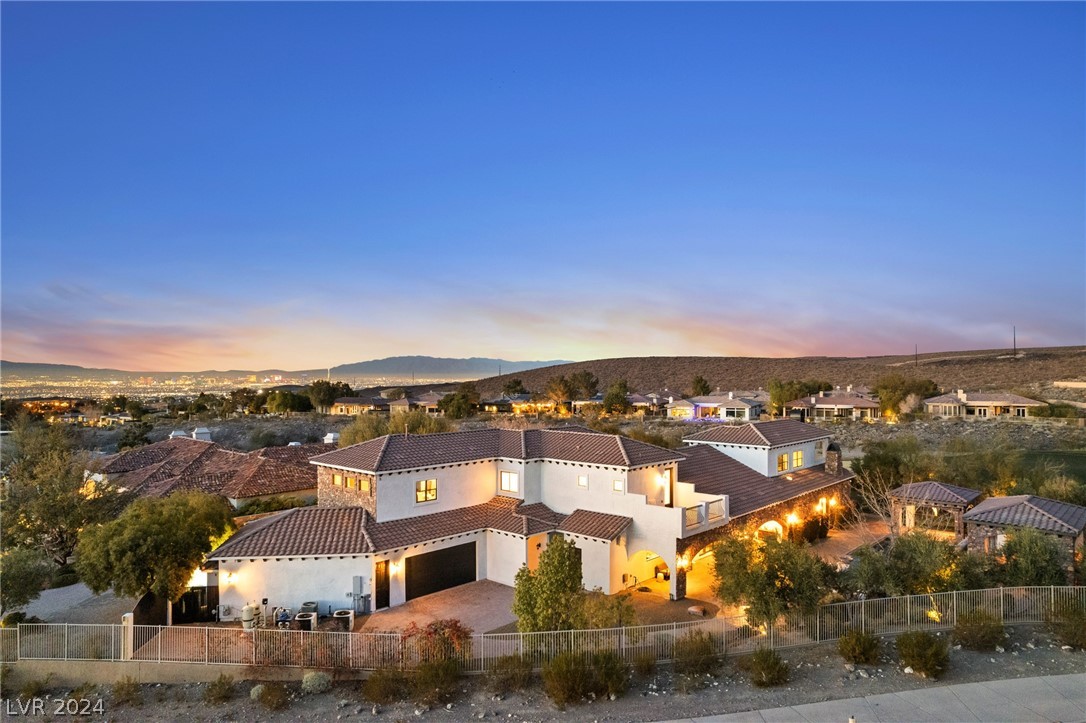 16 Paradise Valley Court