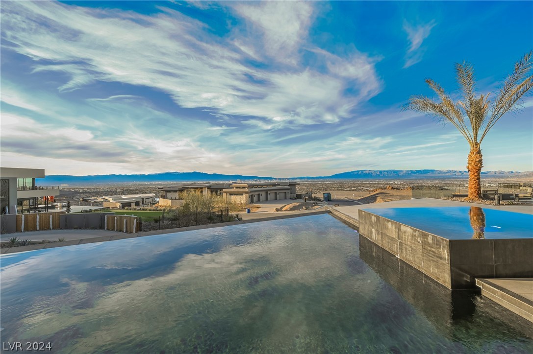 1530 Dragon Crest Avenue