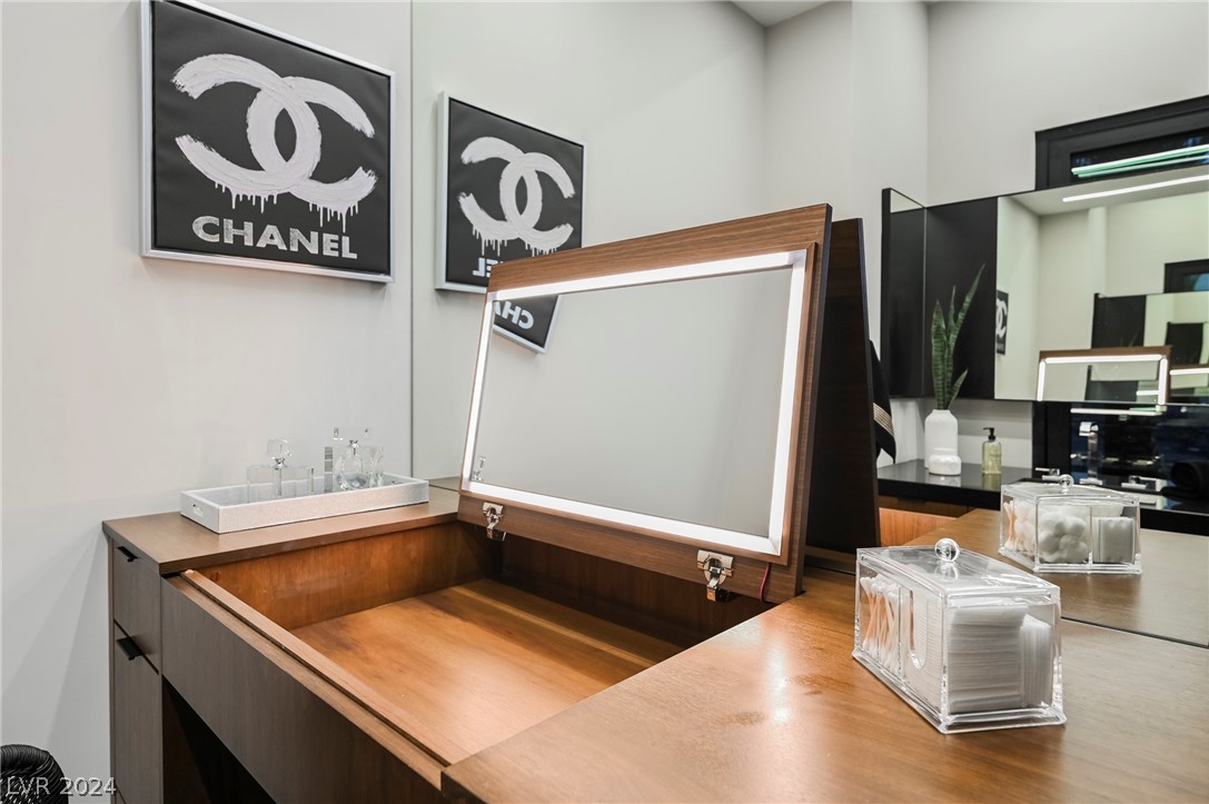 1530 Dragon Crest Avenue