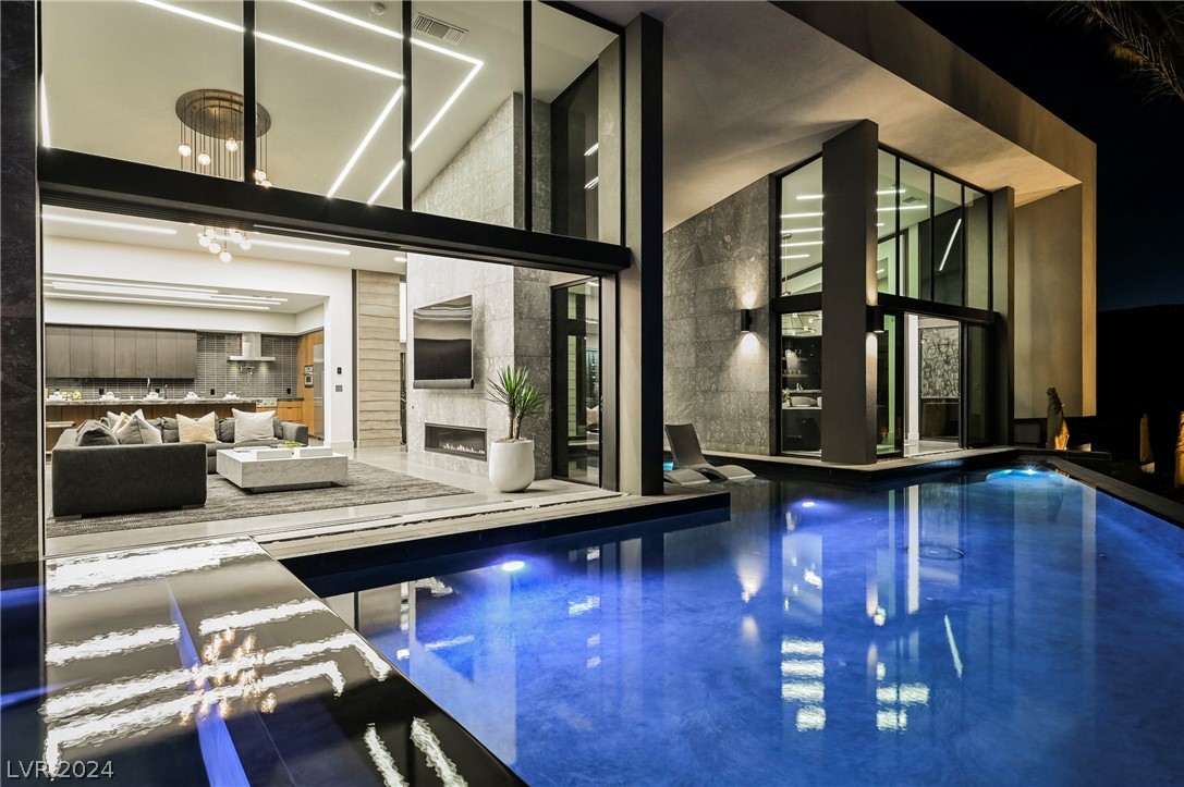 1530 Dragon Crest Avenue