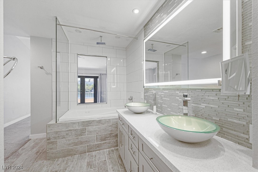 2633 Seashore Drive