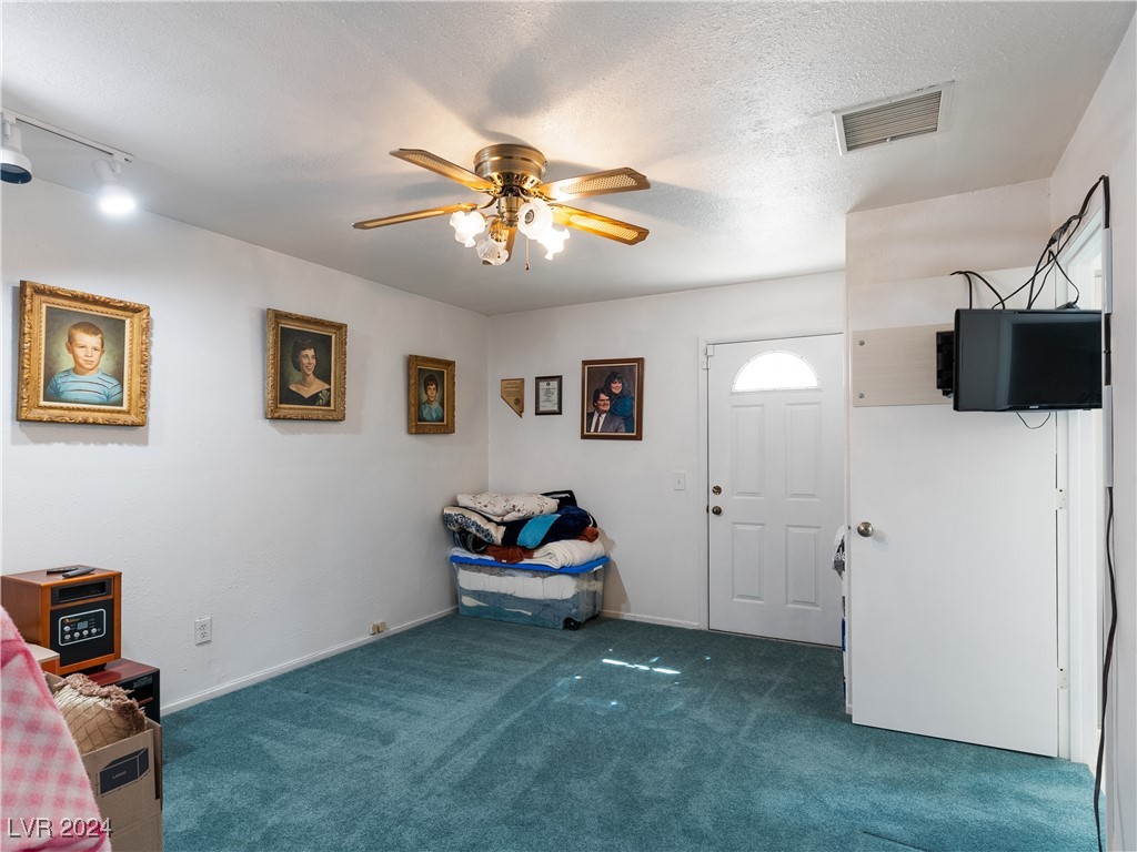 3123 East Rochelle Avenue