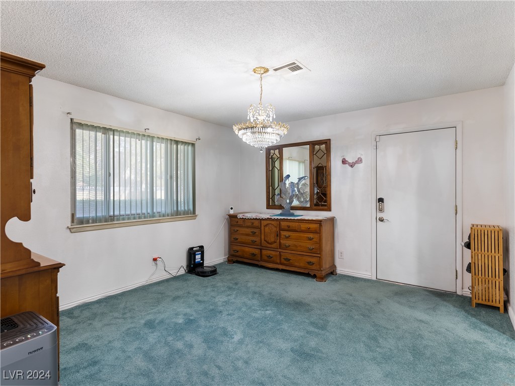 3123 East Rochelle Avenue