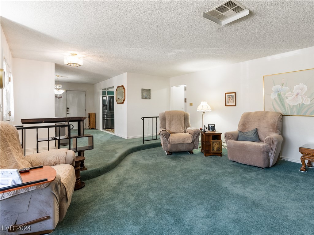 3123 East Rochelle Avenue