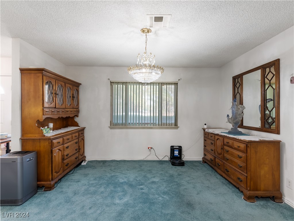 3123 East Rochelle Avenue