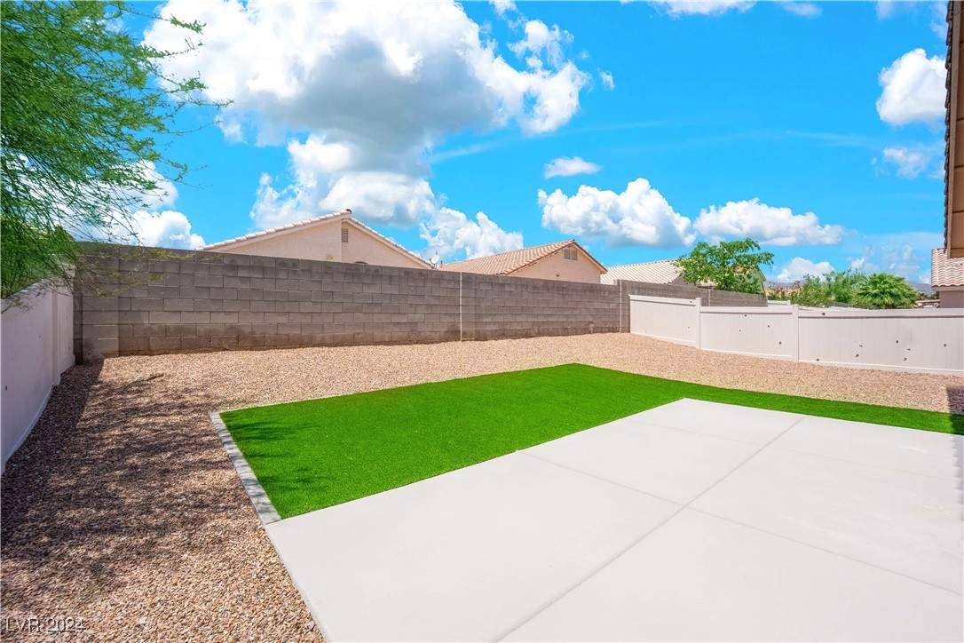 4945 Sapphire Light Street