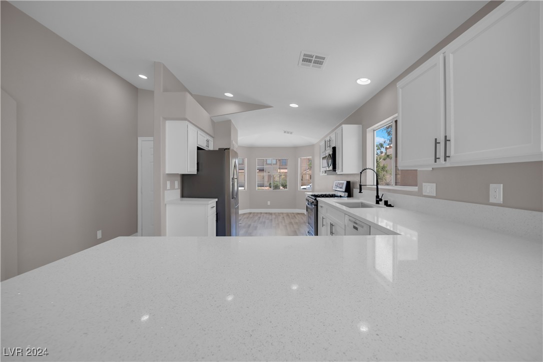 4945 Sapphire Light Street