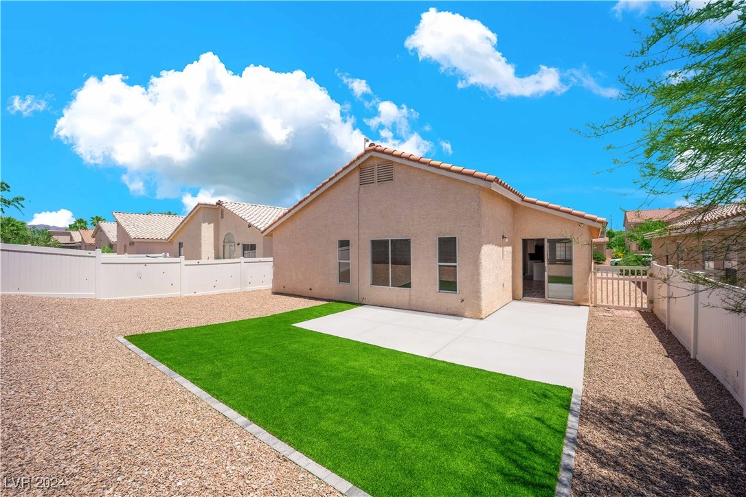 4945 Sapphire Light Street