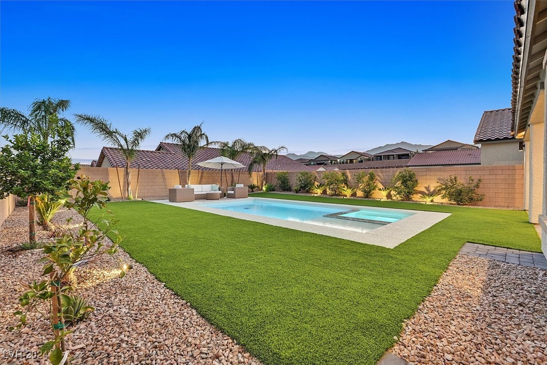 10935 Valdina Pines Court