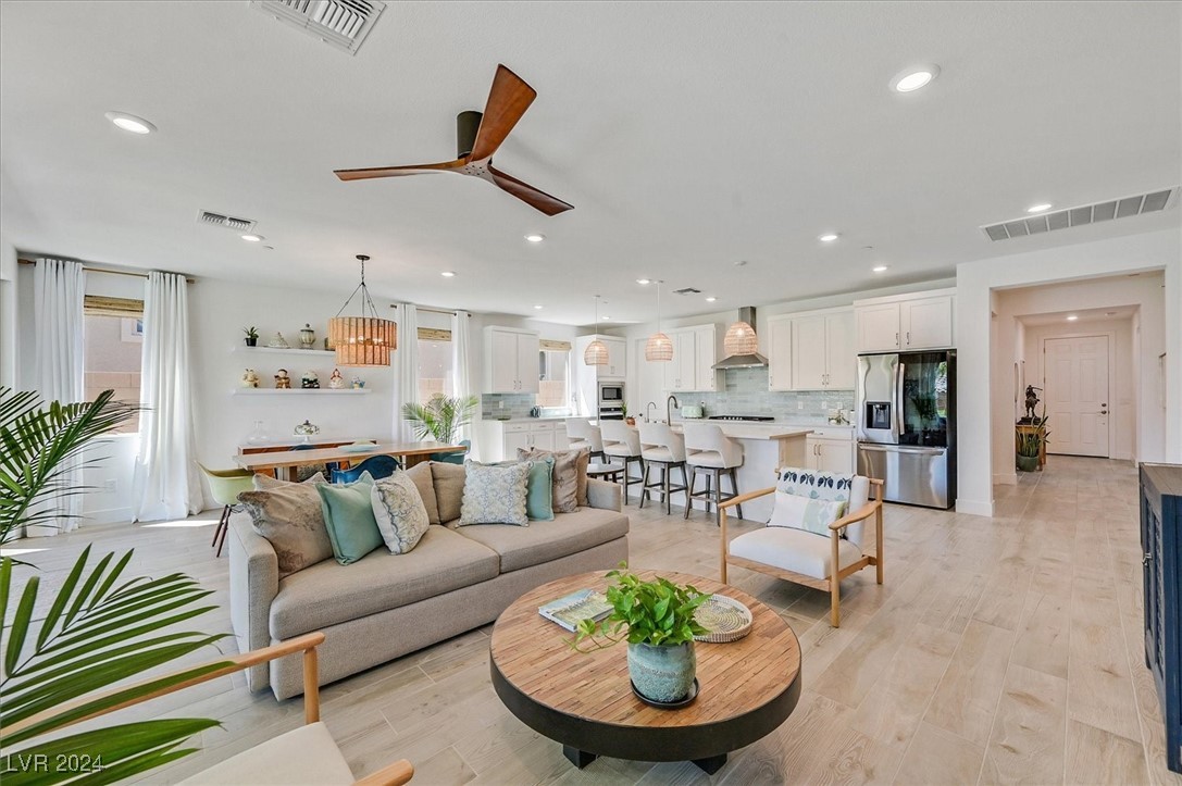 10935 Valdina Pines Court