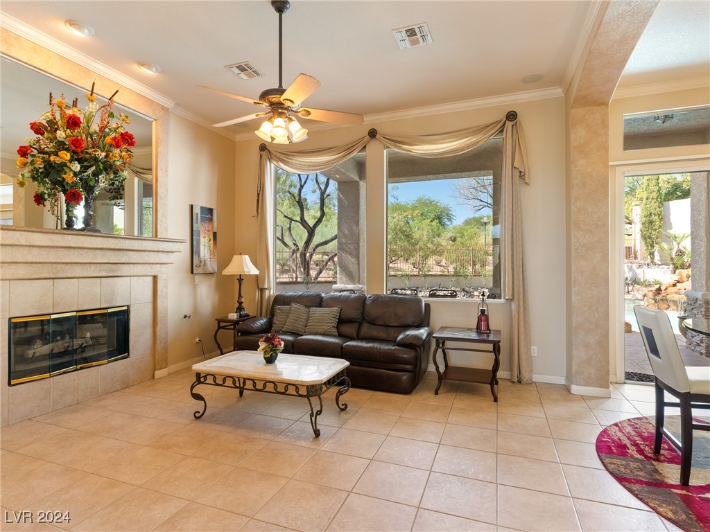 2001 Spring Rose Street