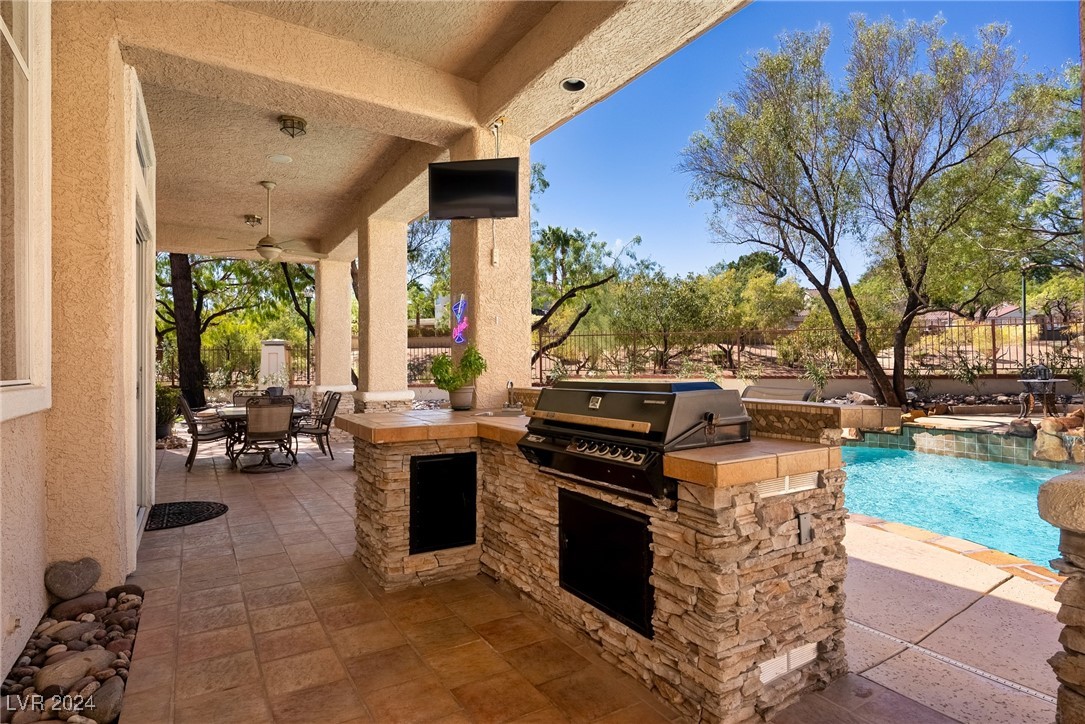 2001 Spring Rose Street