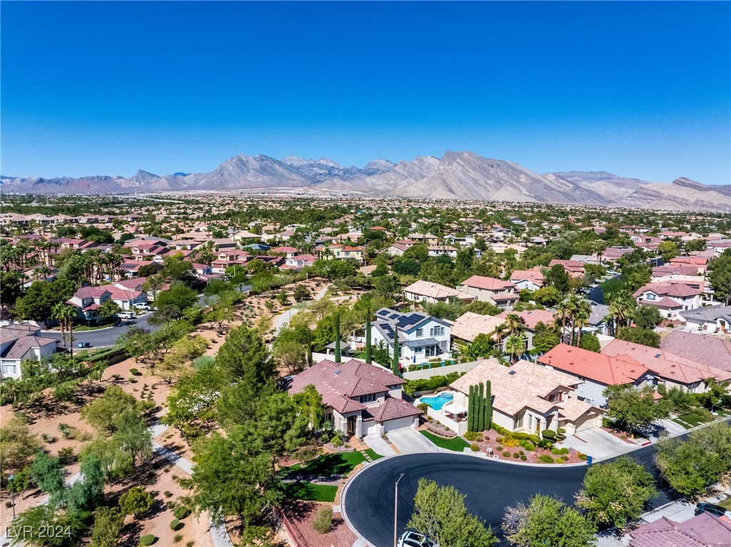 2001 Spring Rose Street