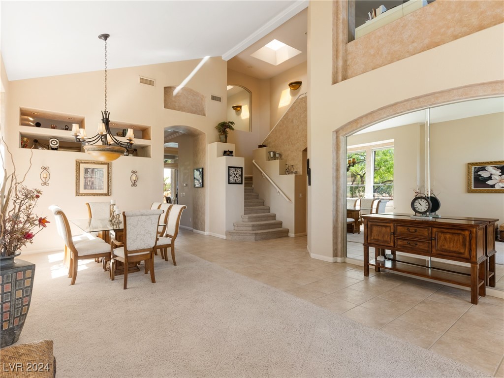 2001 Spring Rose Street