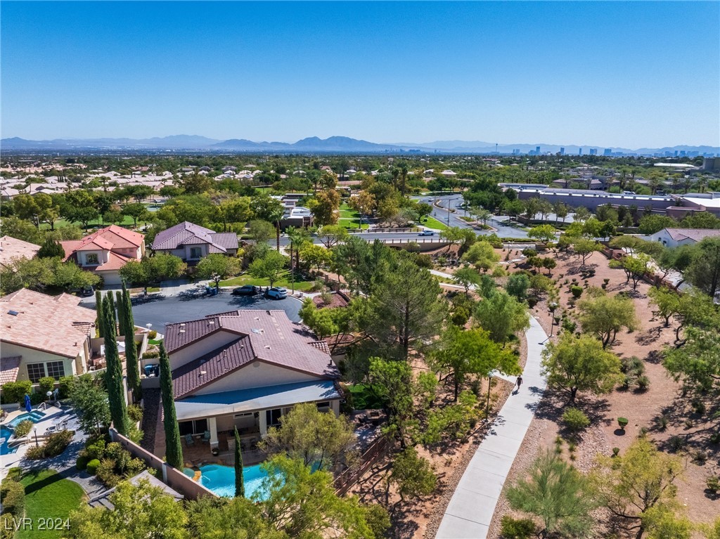 2001 Spring Rose Street