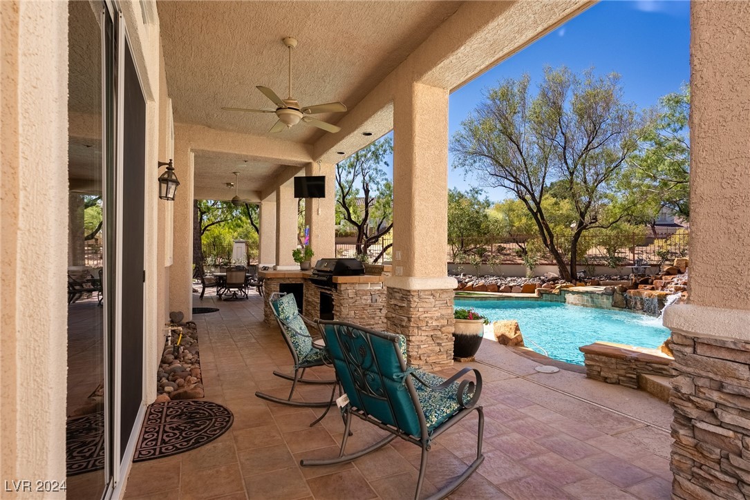 2001 Spring Rose Street