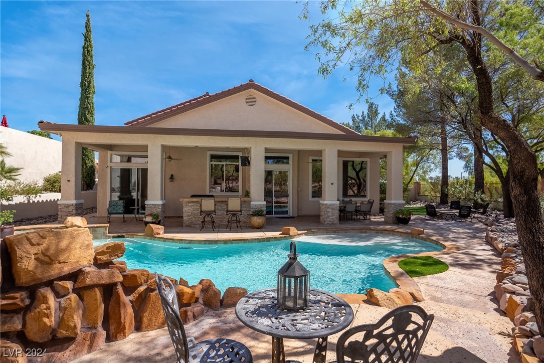 2001 Spring Rose Street