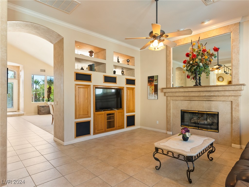 2001 Spring Rose Street