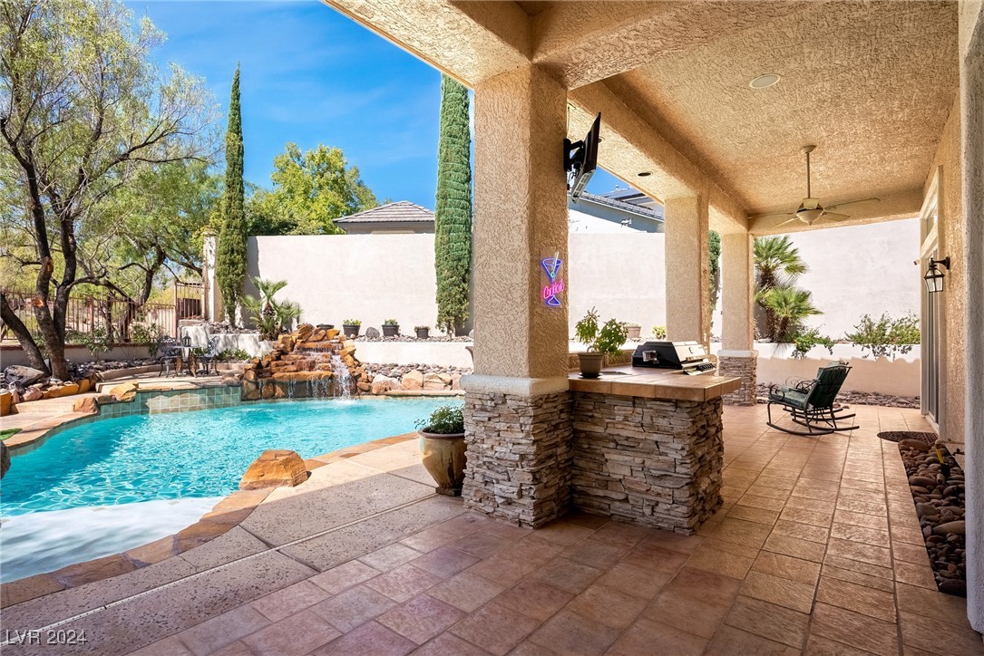 2001 Spring Rose Street