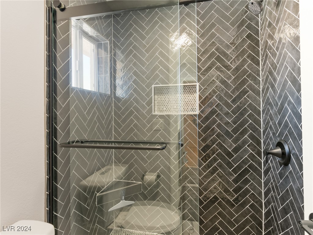 2001 Spring Rose Street