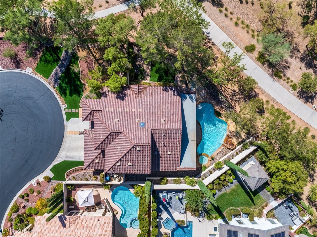 2001 Spring Rose Street