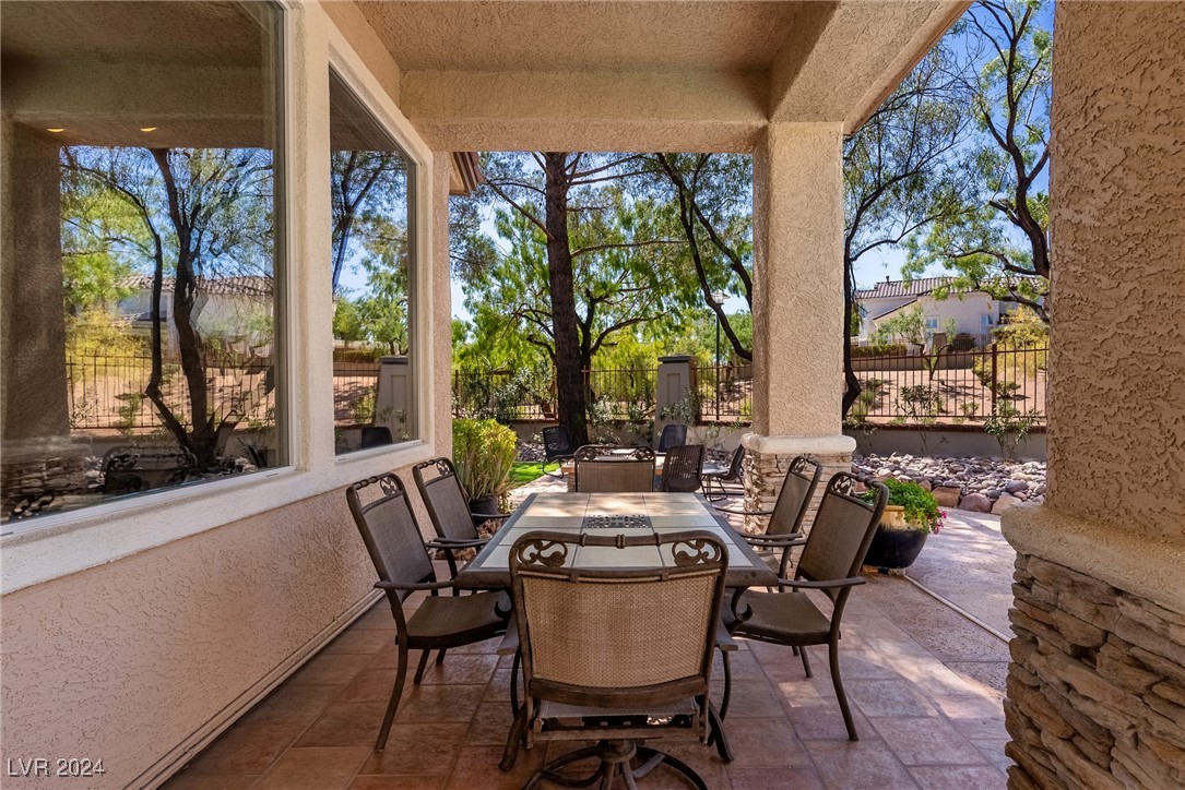 2001 Spring Rose Street