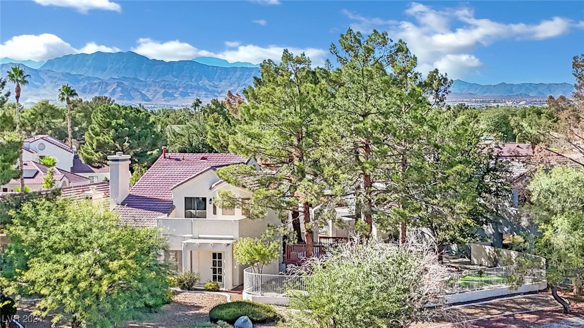 5281 Crooked Valley Drive