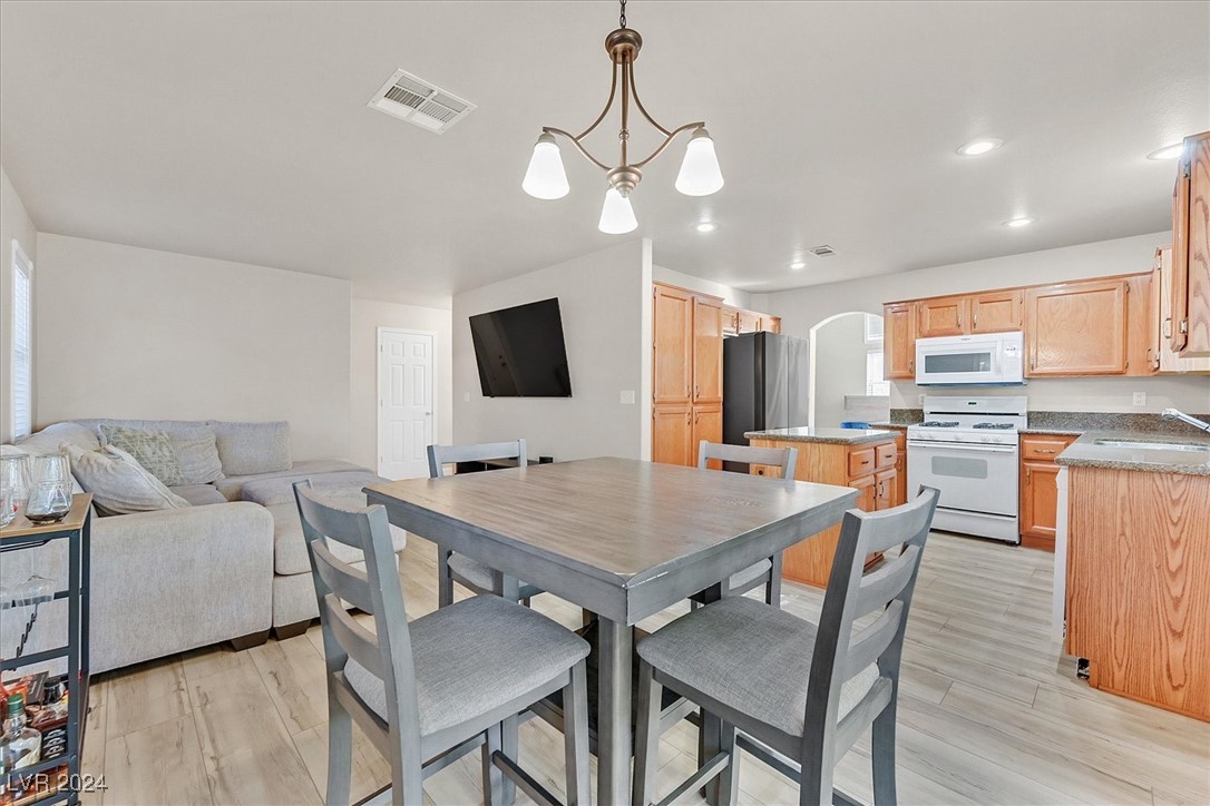 1011 Sandy Shale Street