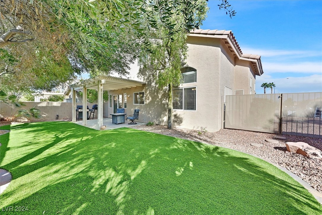 1011 Sandy Shale Street