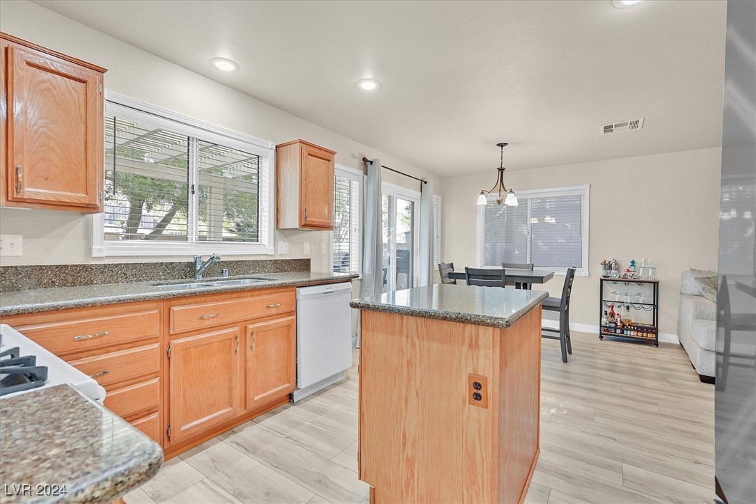 1011 Sandy Shale Street