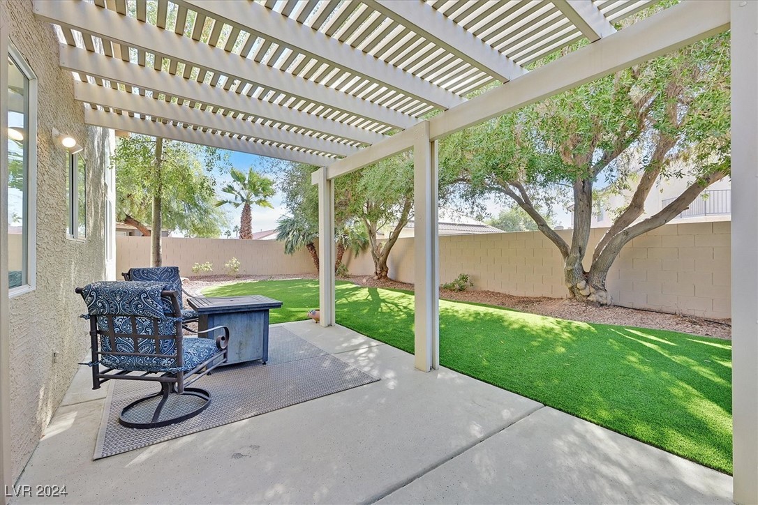 1011 Sandy Shale Street