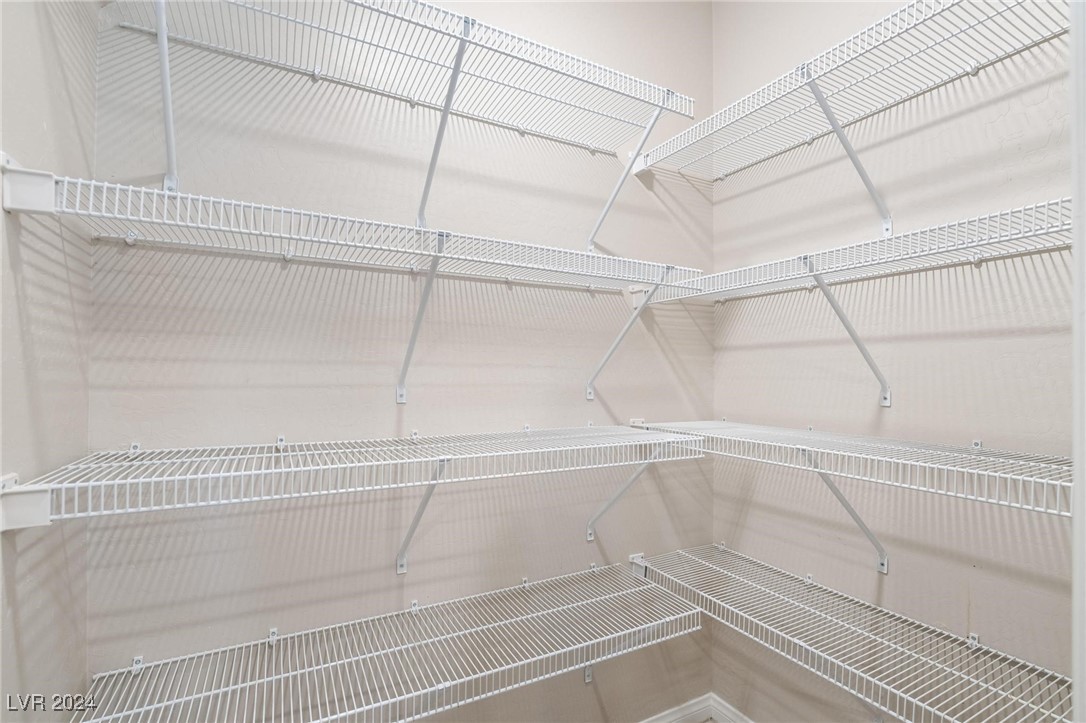 4154 Elegant Chateau Street