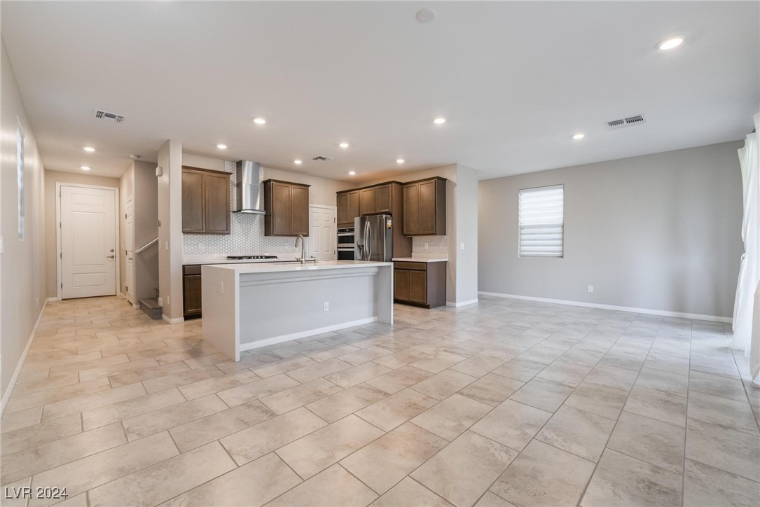 4154 Elegant Chateau Street