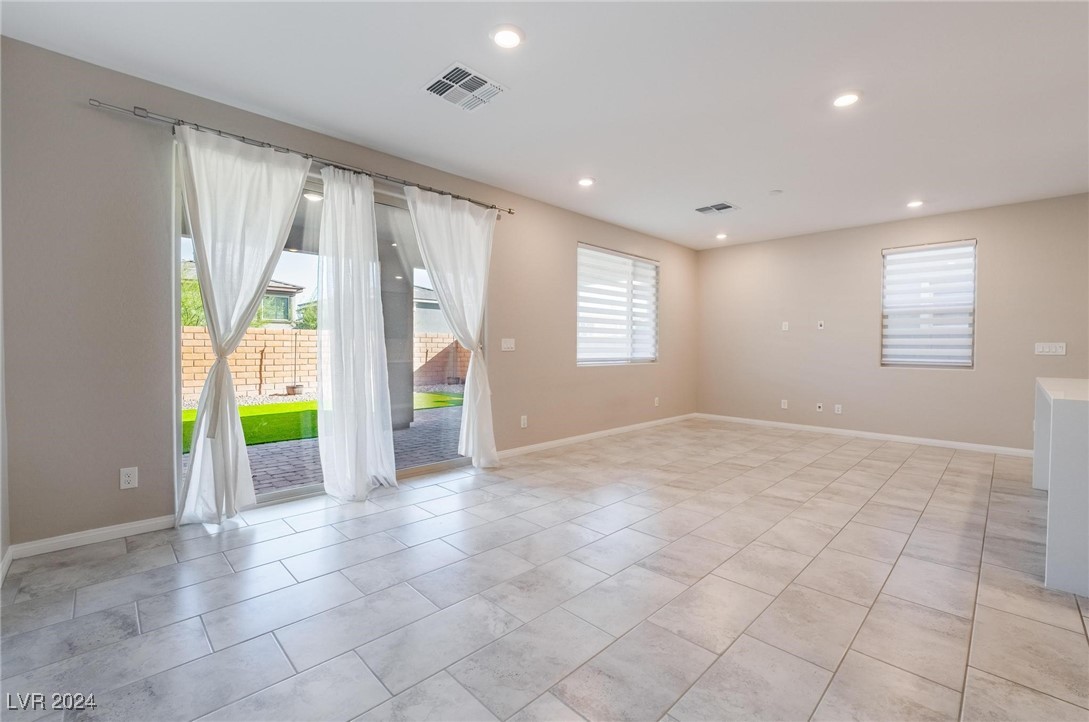 4154 Elegant Chateau Street