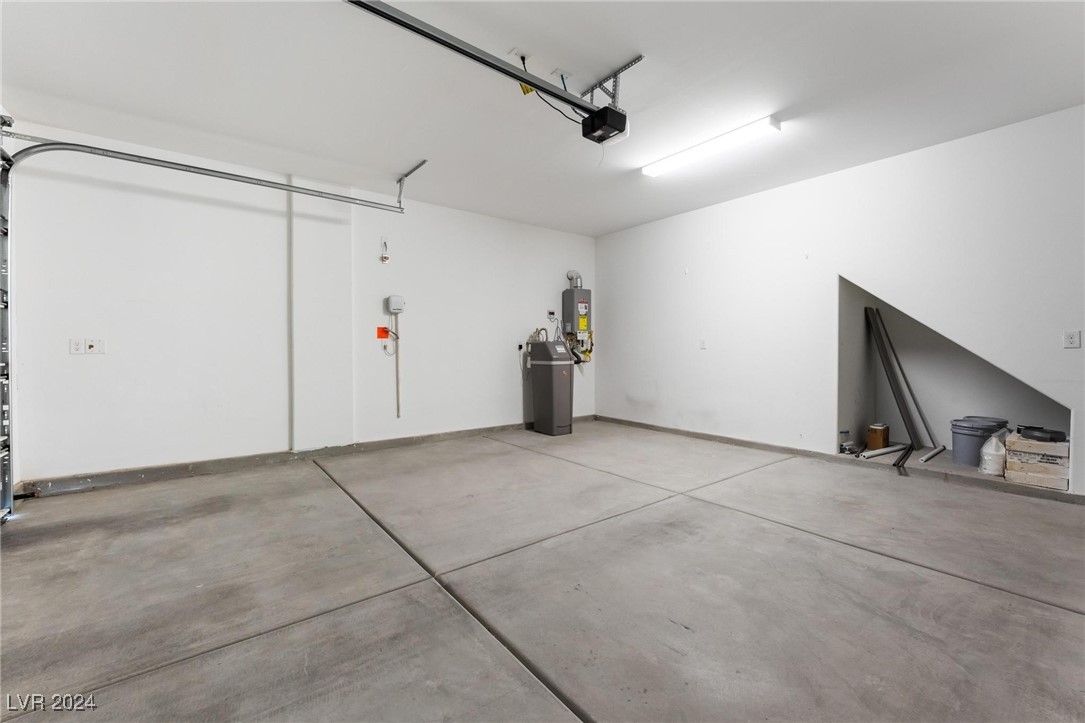 4154 Elegant Chateau Street