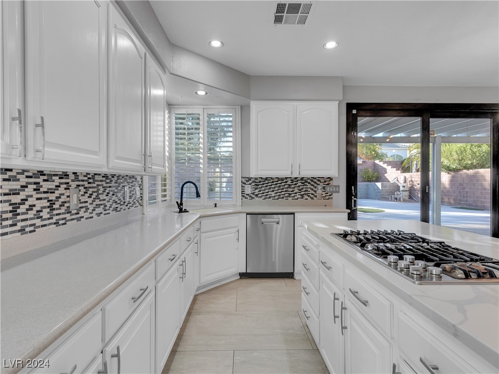 3889 Windansea Street