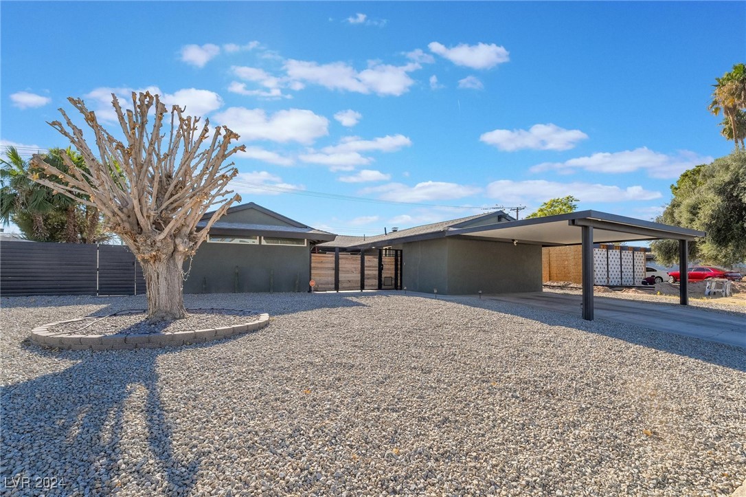 1671 Commanche Drive