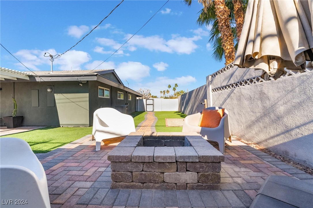 1671 Commanche Drive