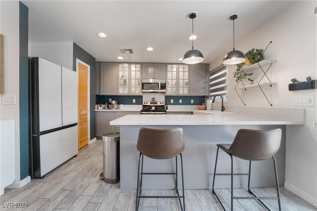 1671 Commanche Drive