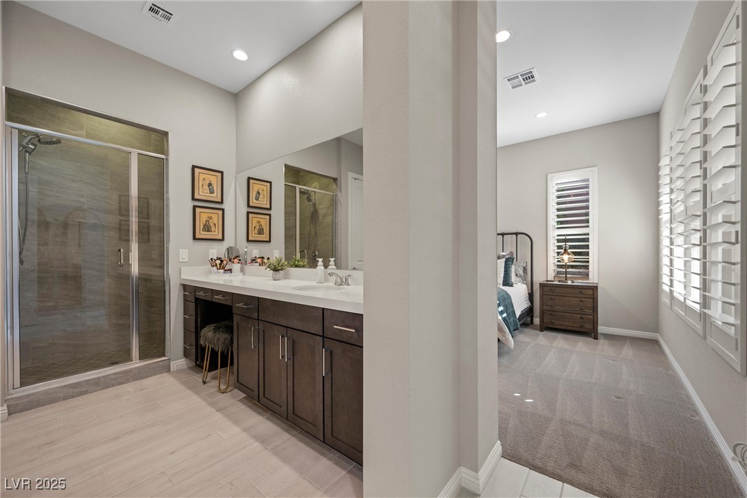 6833 Desert Crimson Street